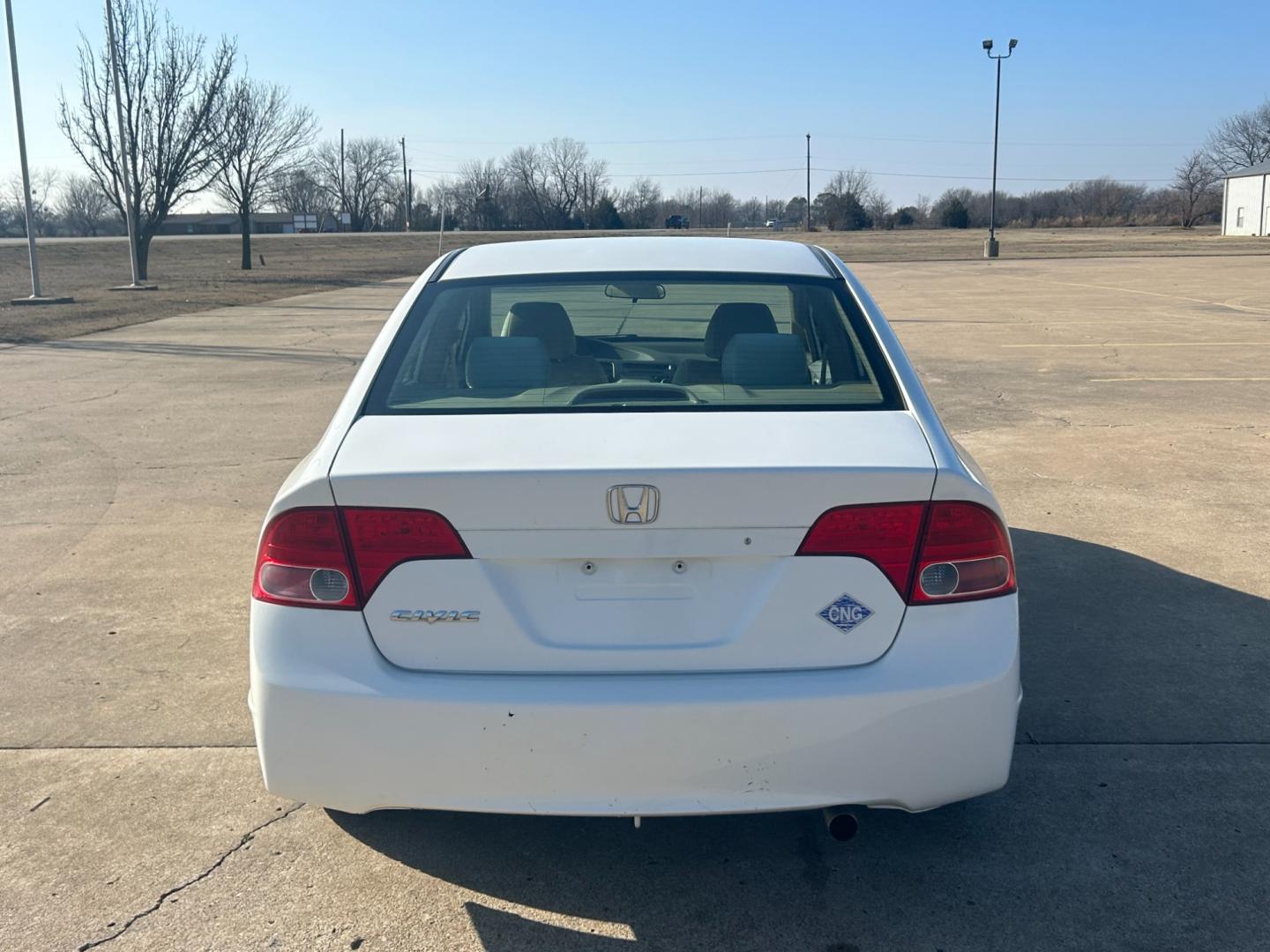 2008 White /TAN Honda Civic (1HGFA46528L) with an 1.8L L4 SOHC 16V CNG engine, AUTOMATIC transmission, located at 17760 Hwy 62, Morris, OK, 74445, (918) 733-4887, 35.609104, -95.877060 - 2008 HONDA CIVIC 1.8L FWD DEDICATED CNG (COMPRESSED NATURAL GAS) VEHICLE. FEATURES REMOTE KEYLESS ENTRY, POWER LOCKS, POWER WINDOWS, POWER MIRRORS, MANUEL SEATS, AM/FM RADIO, CD PLAYER, USB, AUX, 12V POWER OUTLET, CRUISE CONTROL, TRACTION CONTROL, CLOTH SEATS, 195/65R15 TIRES. ONLY 64,943 MILES AND - Photo#5